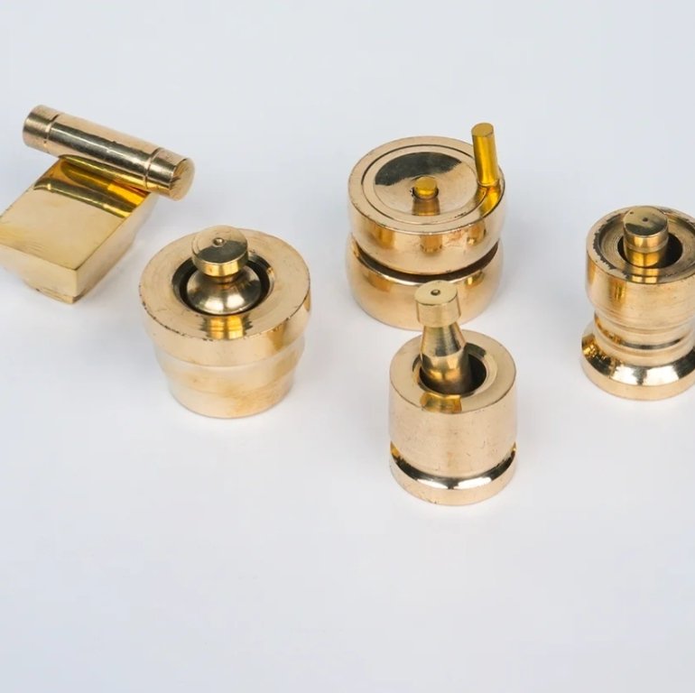 2026/06/331181.jpg Traditional grinder set - Image 1
