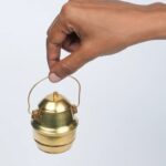 Oil can